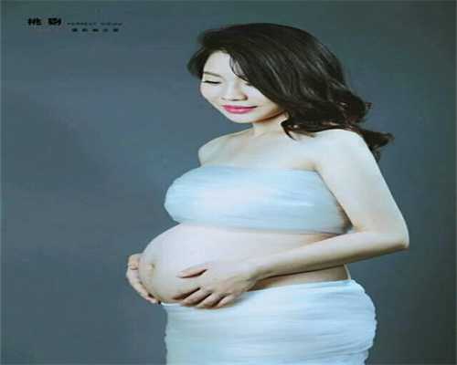 北京代孕中介中心,怀孕的她在做家务时，看到装